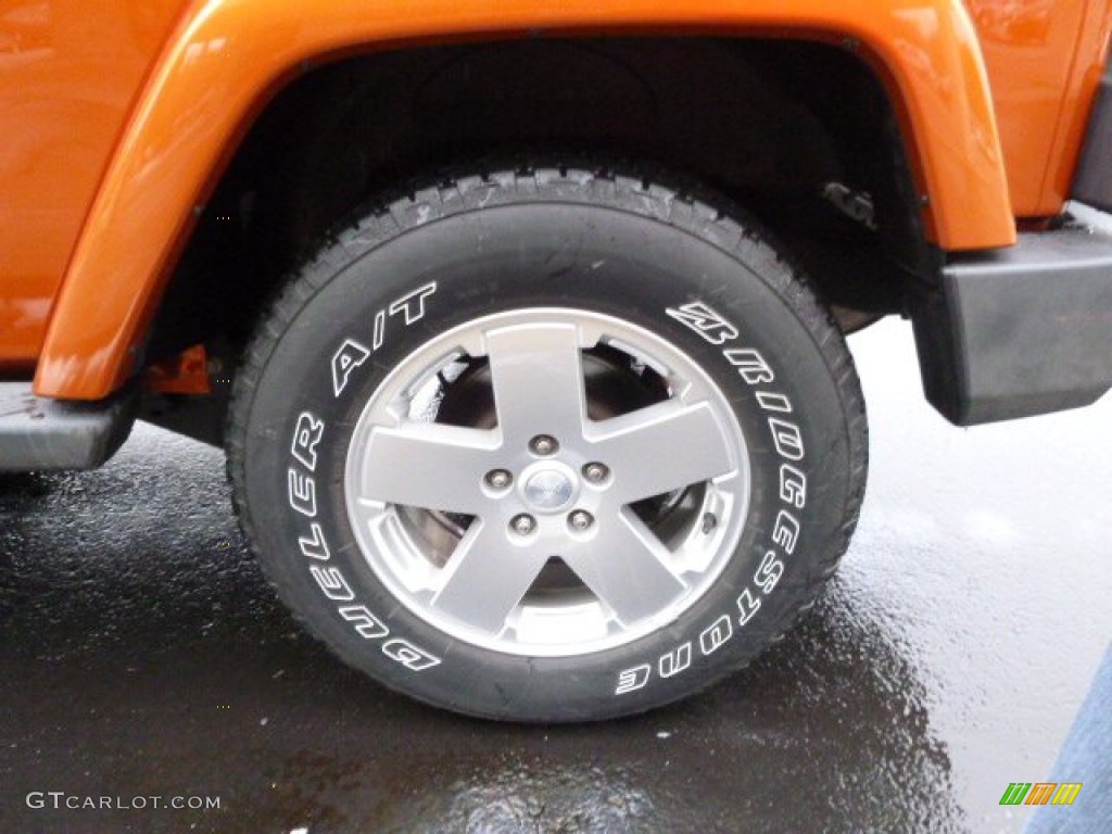 2011 Wrangler Sahara 4x4 - Mango Tango Pearl / Black photo #9