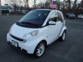 Crystal White - fortwo passion coupe Photo No. 1