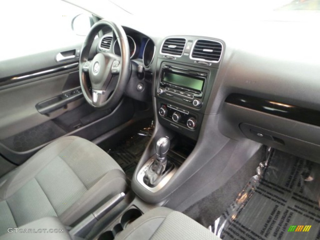 2013 Volkswagen Jetta S SportWagen Dashboard Photos