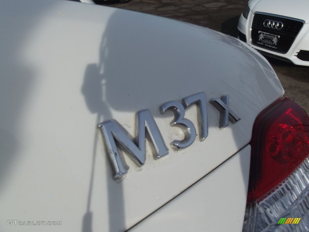 2011 M 37x AWD Sedan - Moonlight White / Graphite photo #18