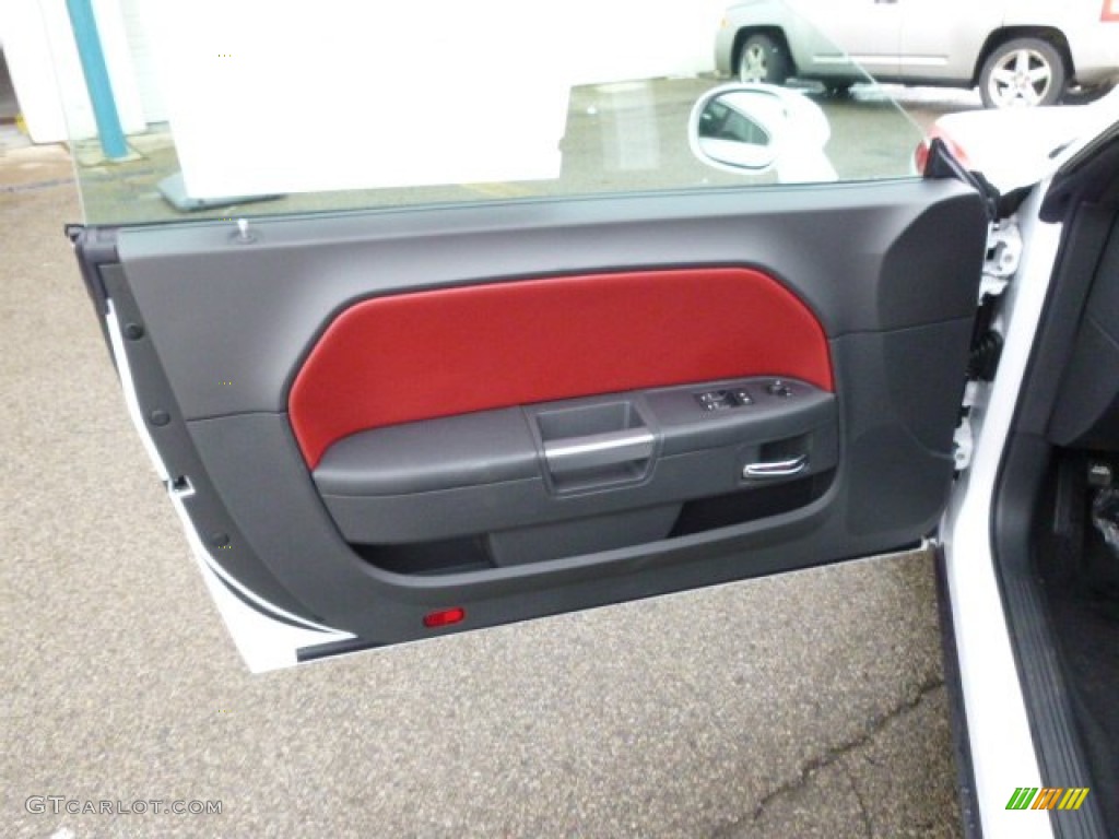 2014 Dodge Challenger R/T Classic Dark Slate Gray/Radar Red Door Panel Photo #89096537
