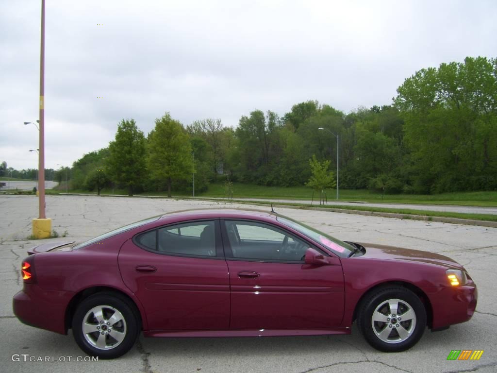 2005 Grand Prix Sedan - Sport Red Metallic / Dark Pewter photo #1