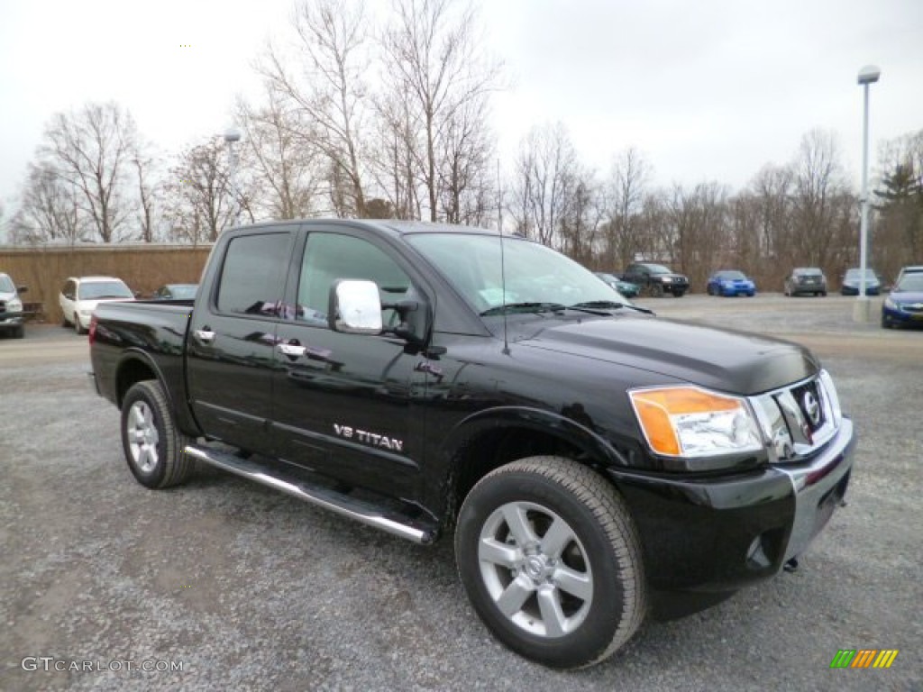 2014 Titan SL Crew Cab 4x4 - Galaxy Black / Charcoal photo #1