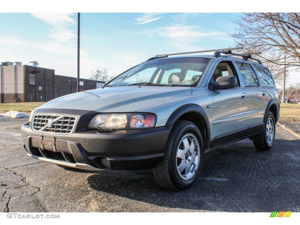 2004 XC70 AWD - Silver Metallic / Beige/Light Sand photo #1