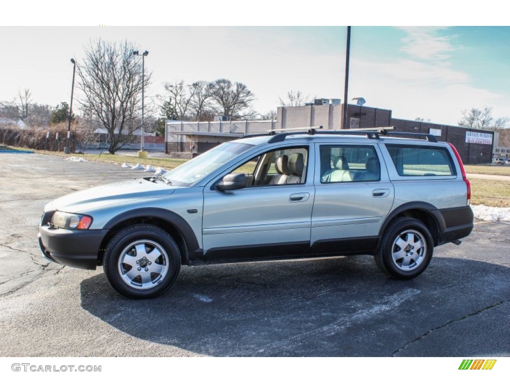 2004 XC70 AWD - Silver Metallic / Beige/Light Sand photo #3