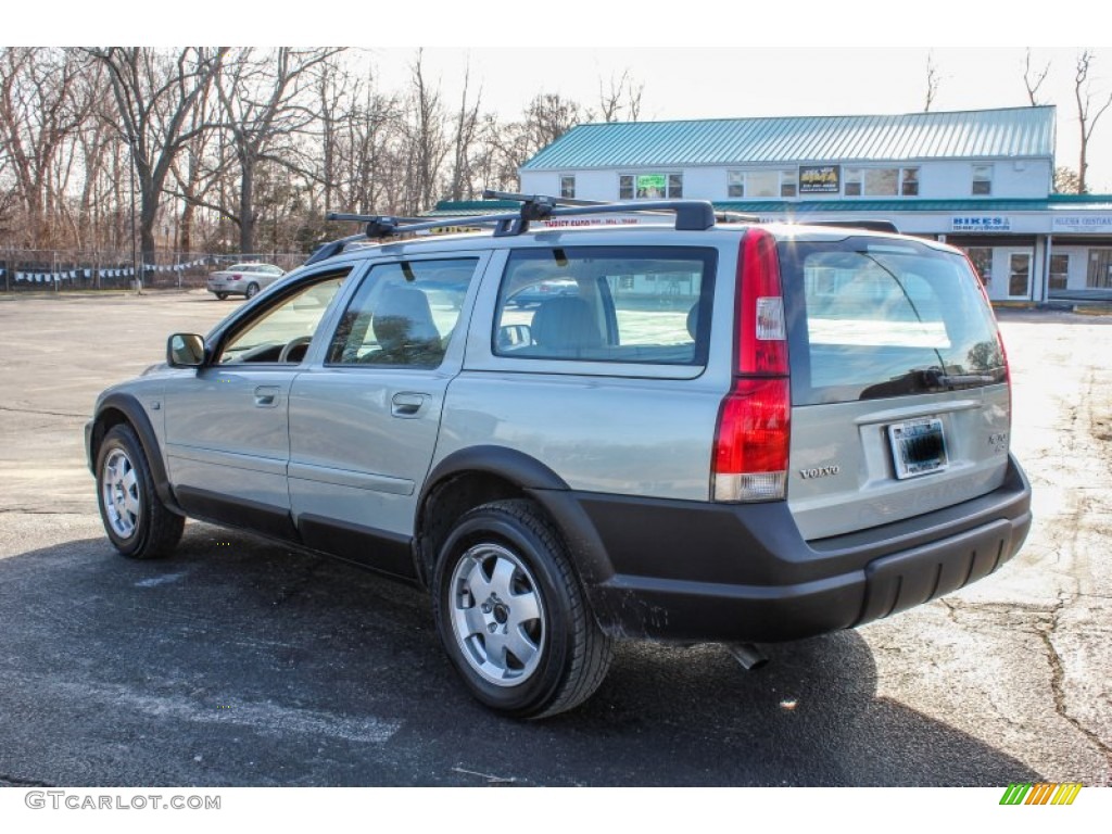 2004 XC70 AWD - Silver Metallic / Beige/Light Sand photo #4