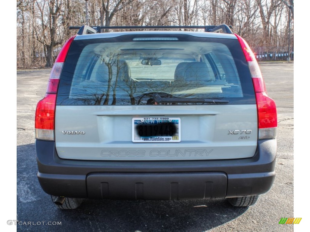 2004 XC70 AWD - Silver Metallic / Beige/Light Sand photo #5