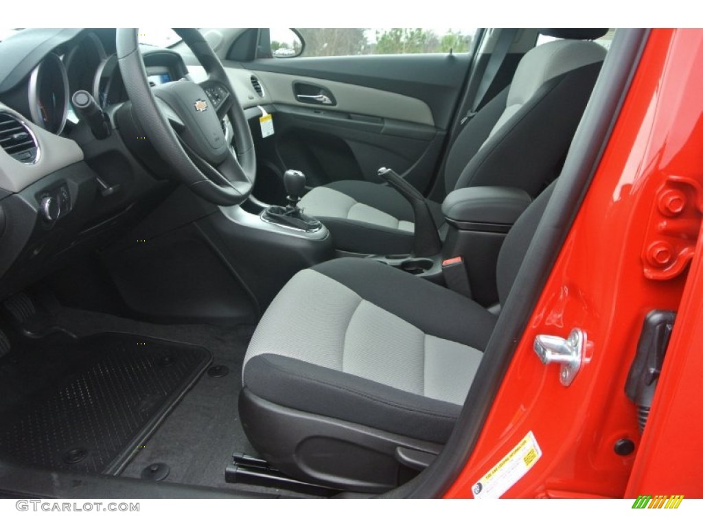 2014 Cruze LS - Red Hot / Jet Black/Medium Titanium photo #8