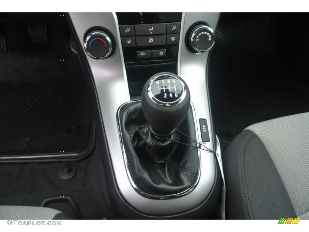 2014 Cruze LS - Red Hot / Jet Black/Medium Titanium photo #10