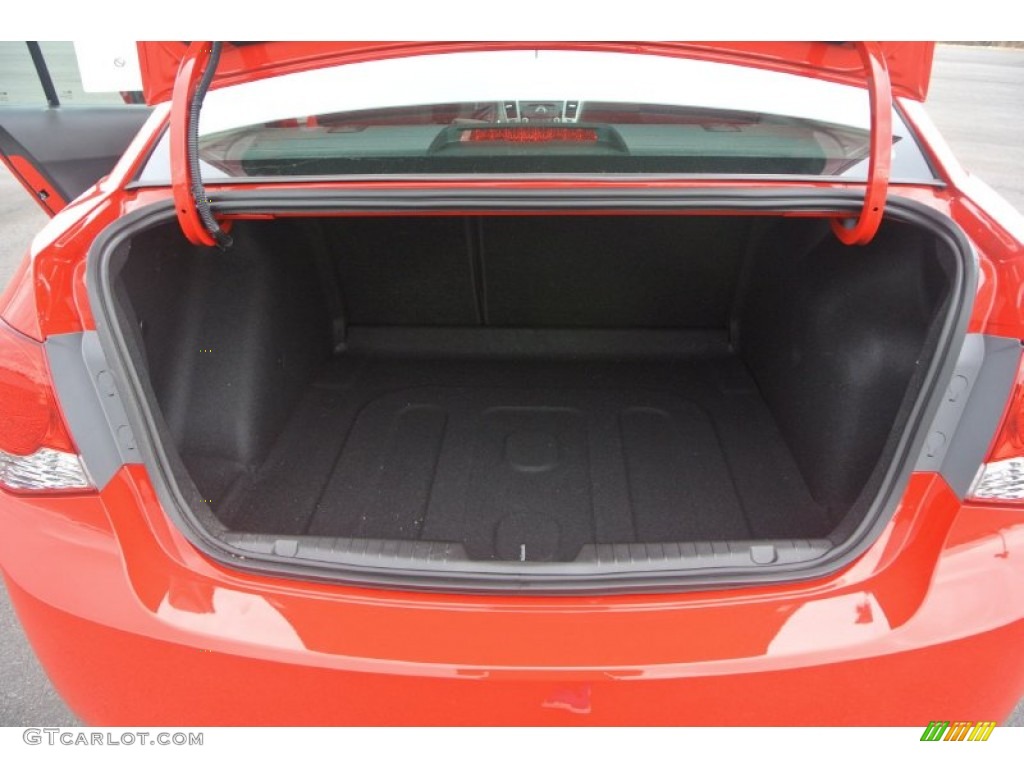 2014 Cruze LS - Red Hot / Jet Black/Medium Titanium photo #14