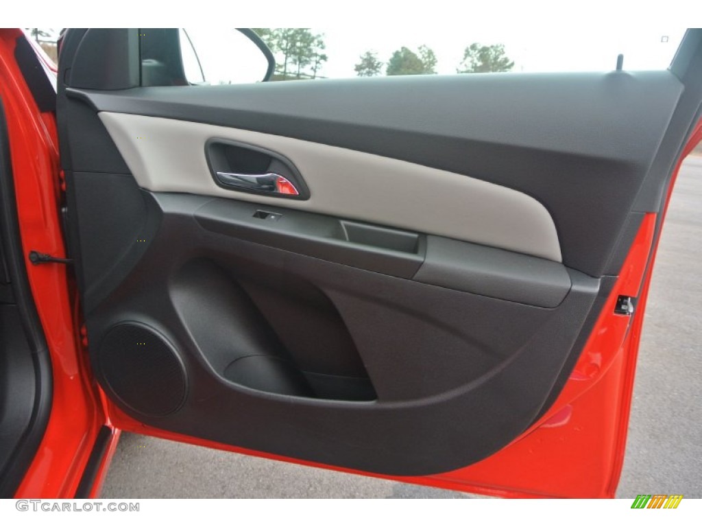 2014 Cruze LS - Red Hot / Jet Black/Medium Titanium photo #16