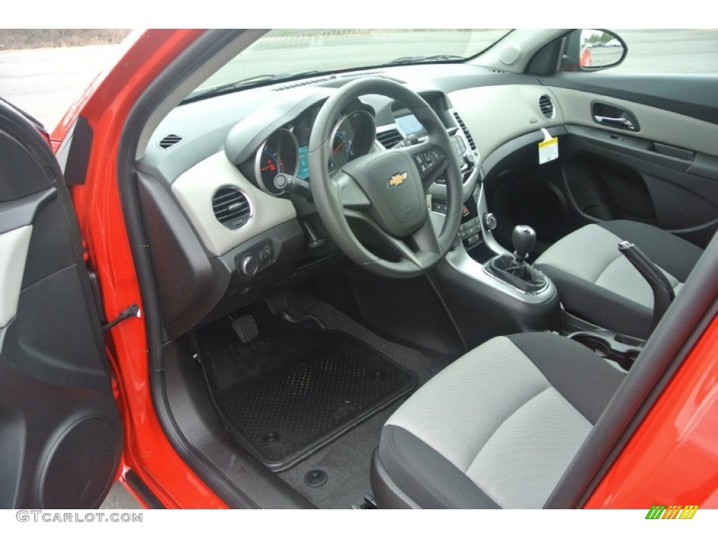 2014 Cruze LS - Red Hot / Jet Black/Medium Titanium photo #19