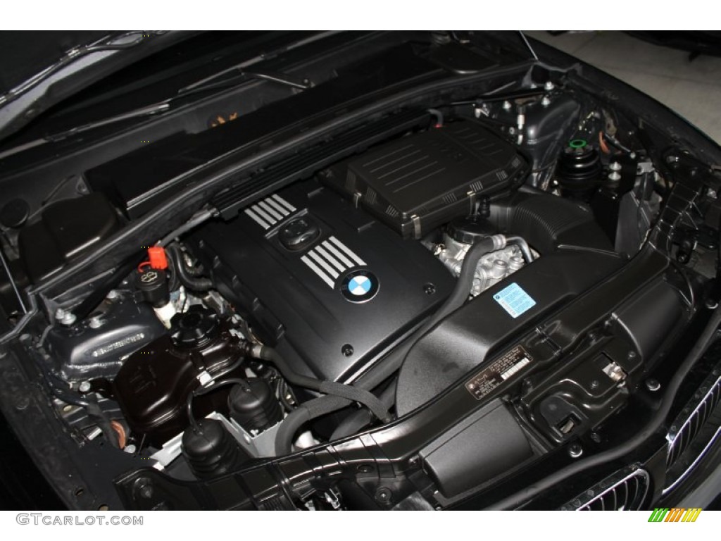 2009 BMW 1 Series 135i Coupe Engine Photos
