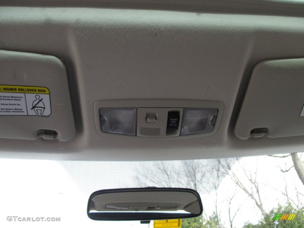 2007 Outlander XLS 4WD - Deep Blue Metallic / Beige photo #34