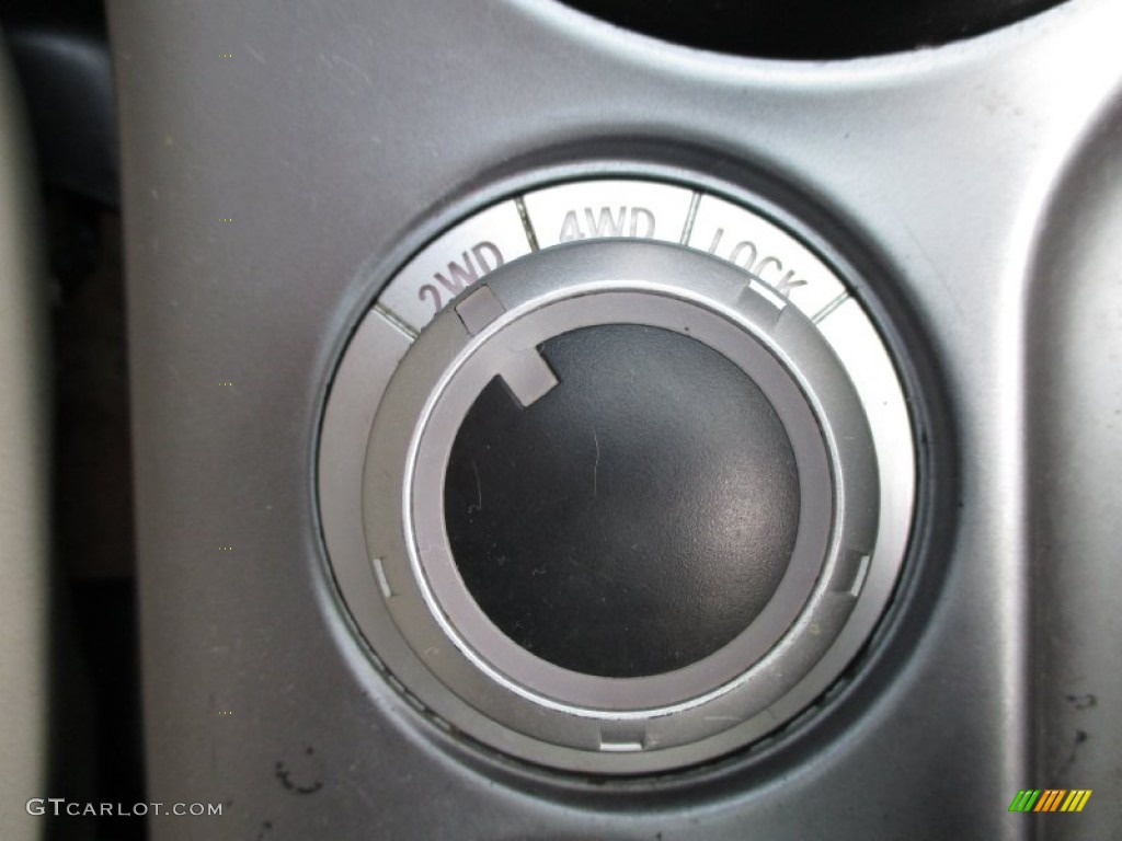 2007 Outlander XLS 4WD - Deep Blue Metallic / Beige photo #43