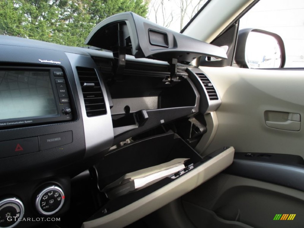 2007 Outlander XLS 4WD - Deep Blue Metallic / Beige photo #45