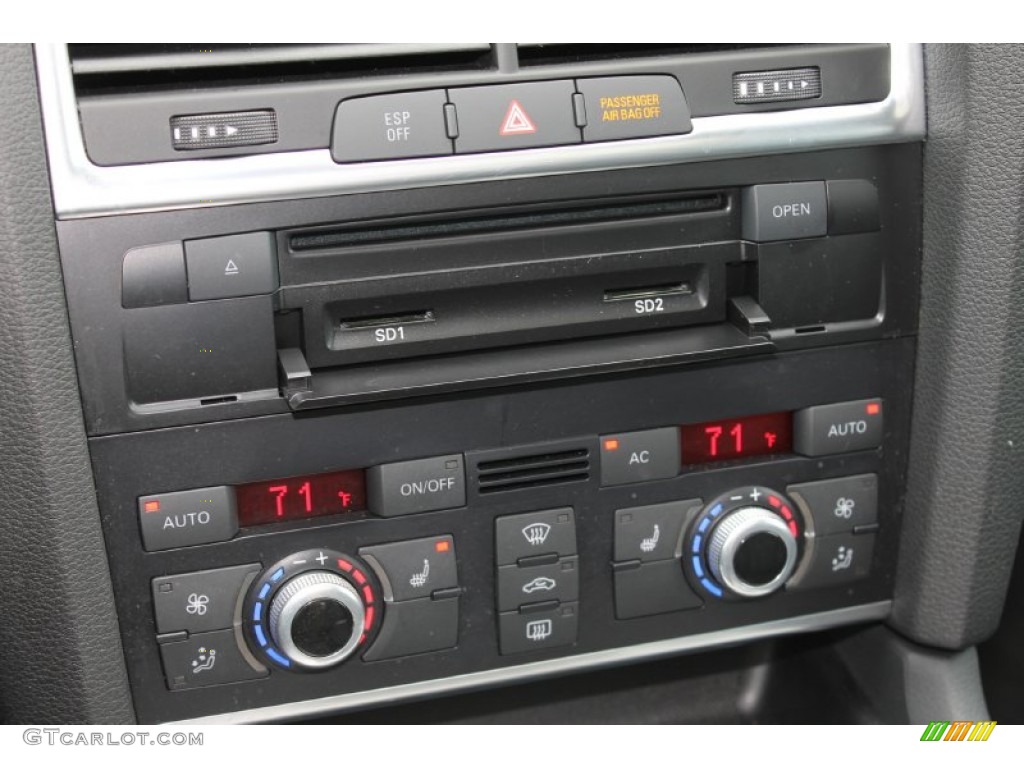 2010 Audi Q7 3.0 TDI quattro Controls Photo #89110217