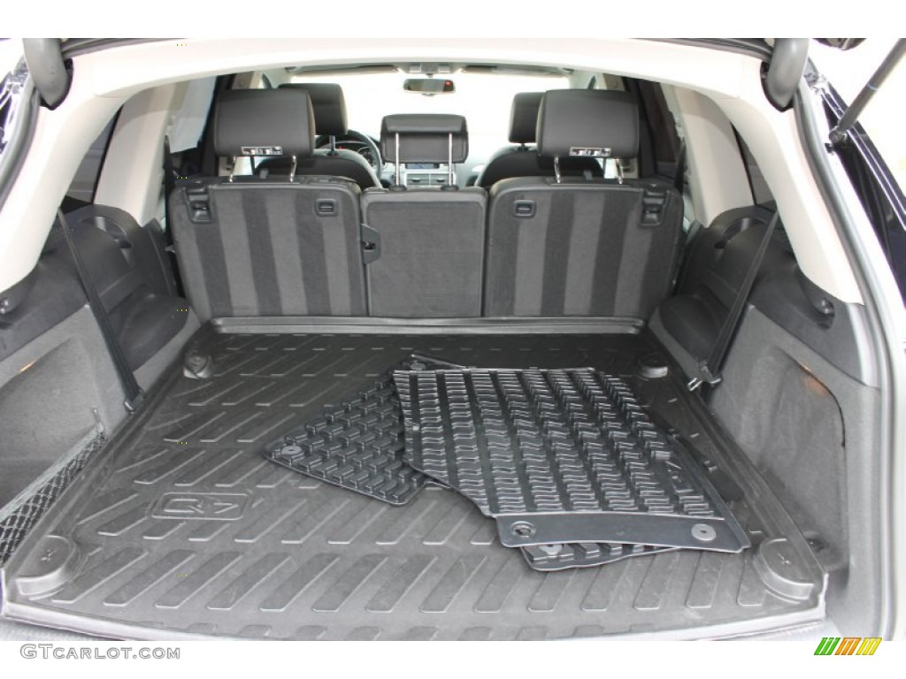 2010 Audi Q7 3.0 TDI quattro Trunk Photos