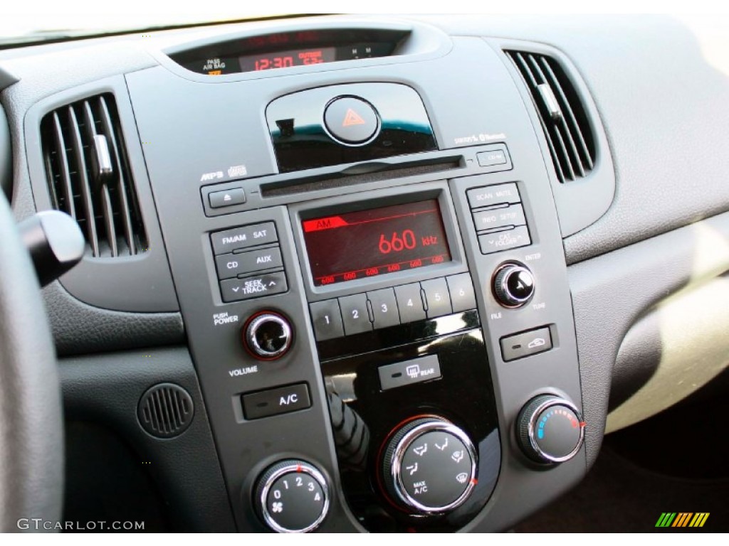 2012 Kia Forte EX Controls Photo #89114036