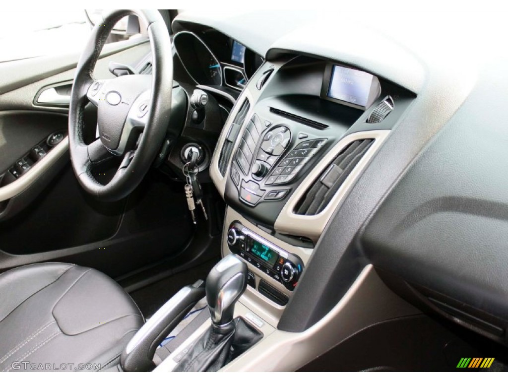 2012 Focus SEL 5-Door - Sterling Grey Metallic / Charcoal Black photo #12