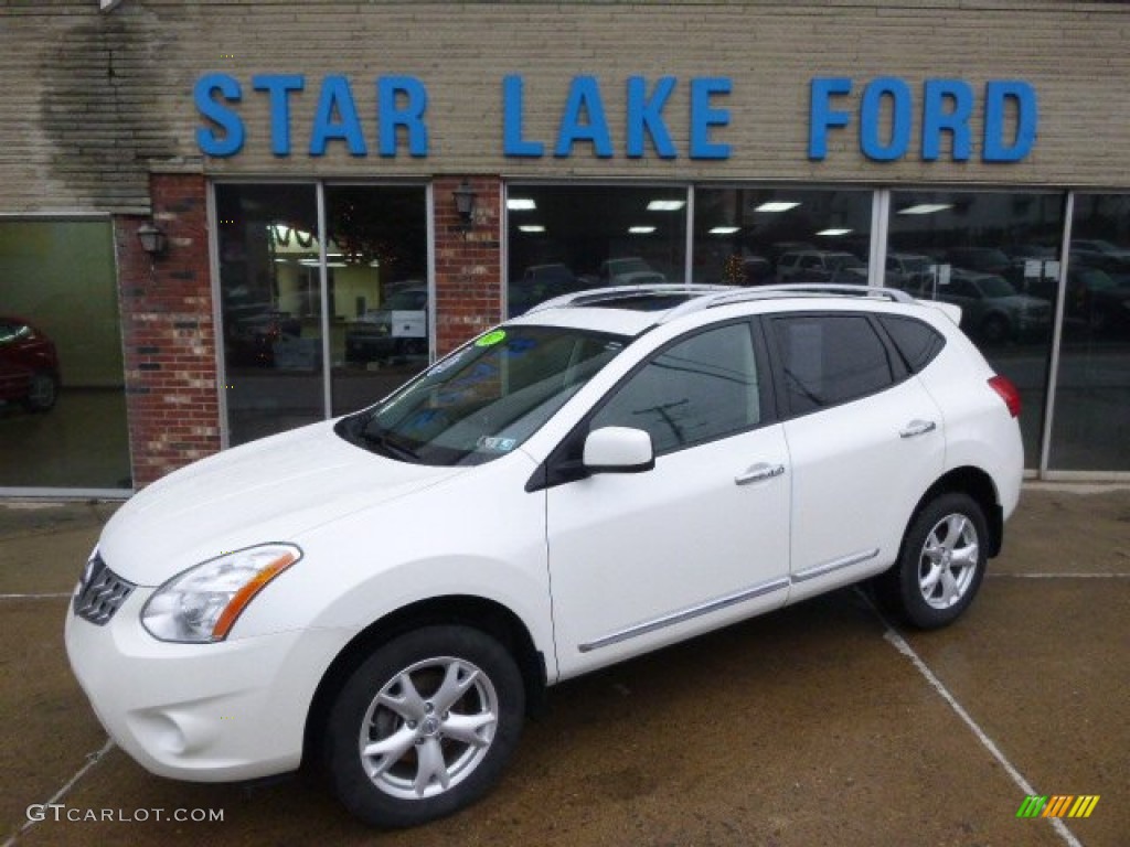 2011 Rogue SV AWD - Pearl White / Black photo #1