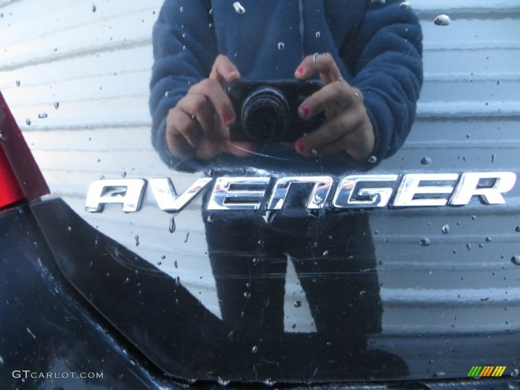 2013 Avenger SE - Black / Black photo #18
