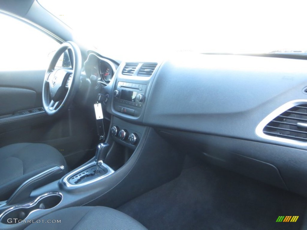 2013 Avenger SE - Black / Black photo #22