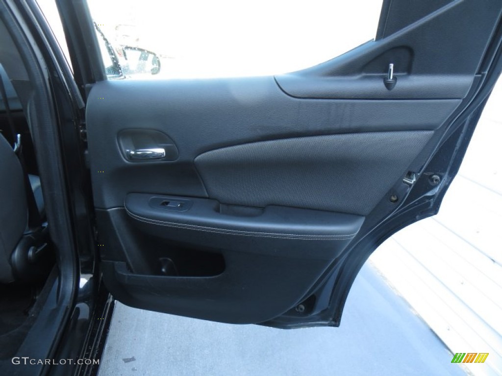 2013 Avenger SE - Black / Black photo #25