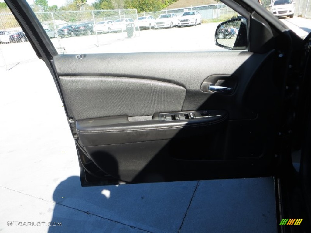 2013 Avenger SE - Black / Black photo #33