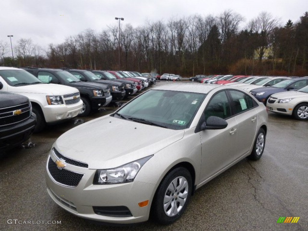 2014 Cruze LS - Champagne Silver Metallic / Jet Black/Medium Titanium photo #1