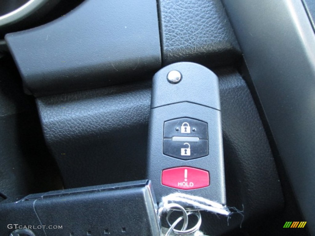 2011 Mazda CX-7 i Touring Keys Photos