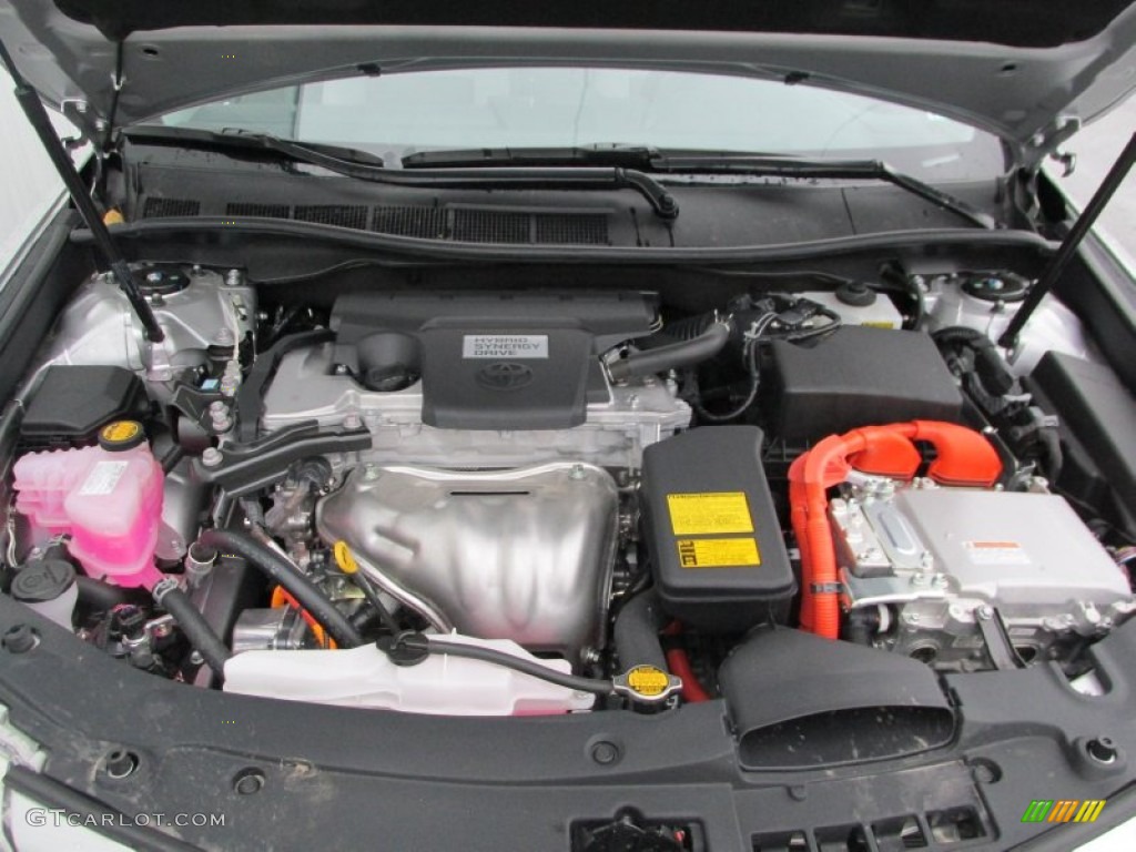 2013 Toyota Camry Hybrid XLE Engine Photos