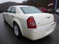 Cool Vanilla - 300 C HEMI Photo No. 4