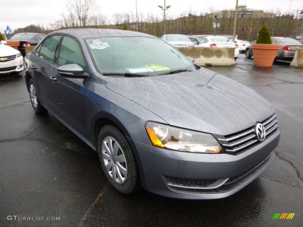 2012 Volkswagen Passat 2.5L S Exterior Photos