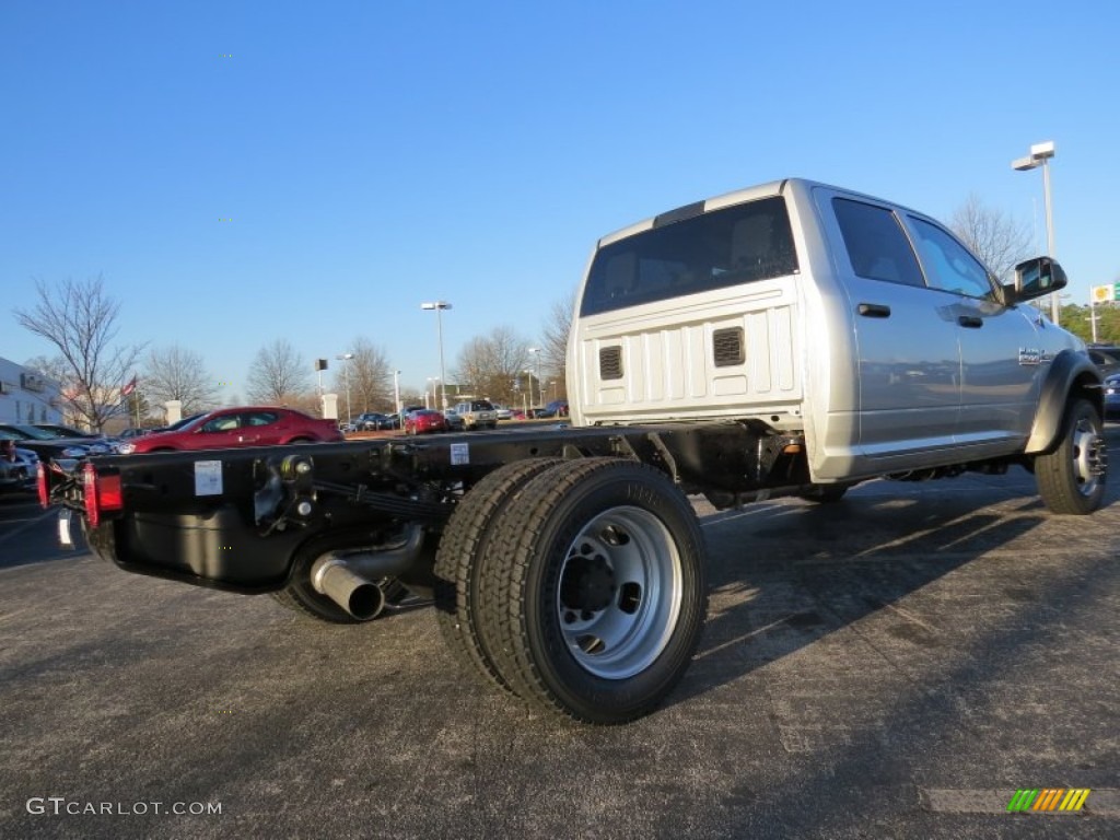 2014 5500 SLT Crew Cab 4x4 Chassis - Bright Silver Metallic / Black/Diesel Gray photo #3