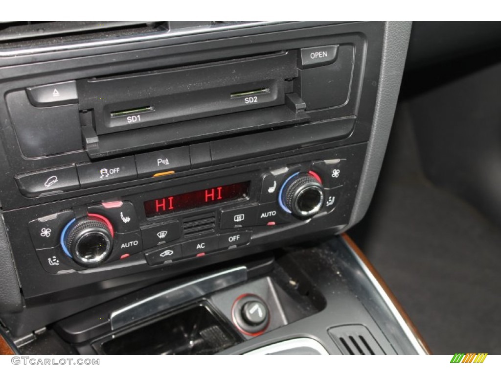 2011 Audi Q5 3.2 quattro Controls Photo #89144176