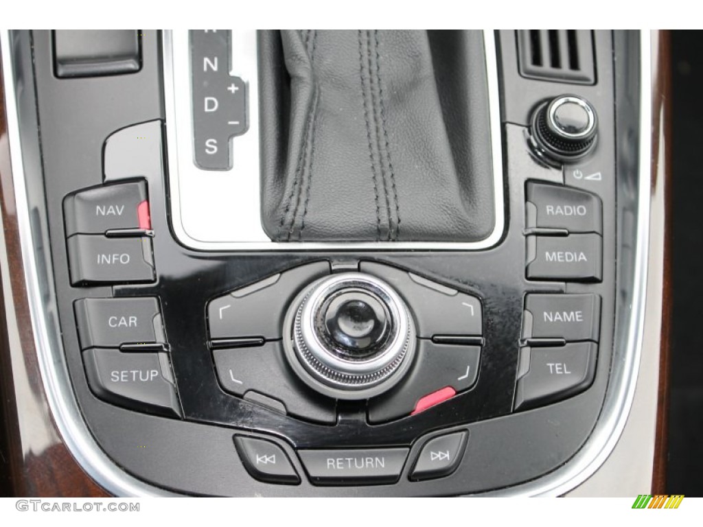 2011 Audi Q5 3.2 quattro Controls Photo #89144199
