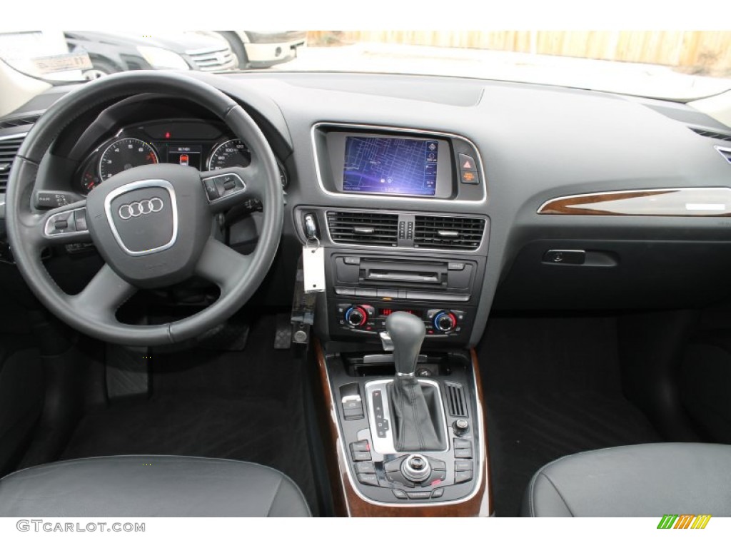 2011 Audi Q5 3.2 quattro Black Dashboard Photo #89144319