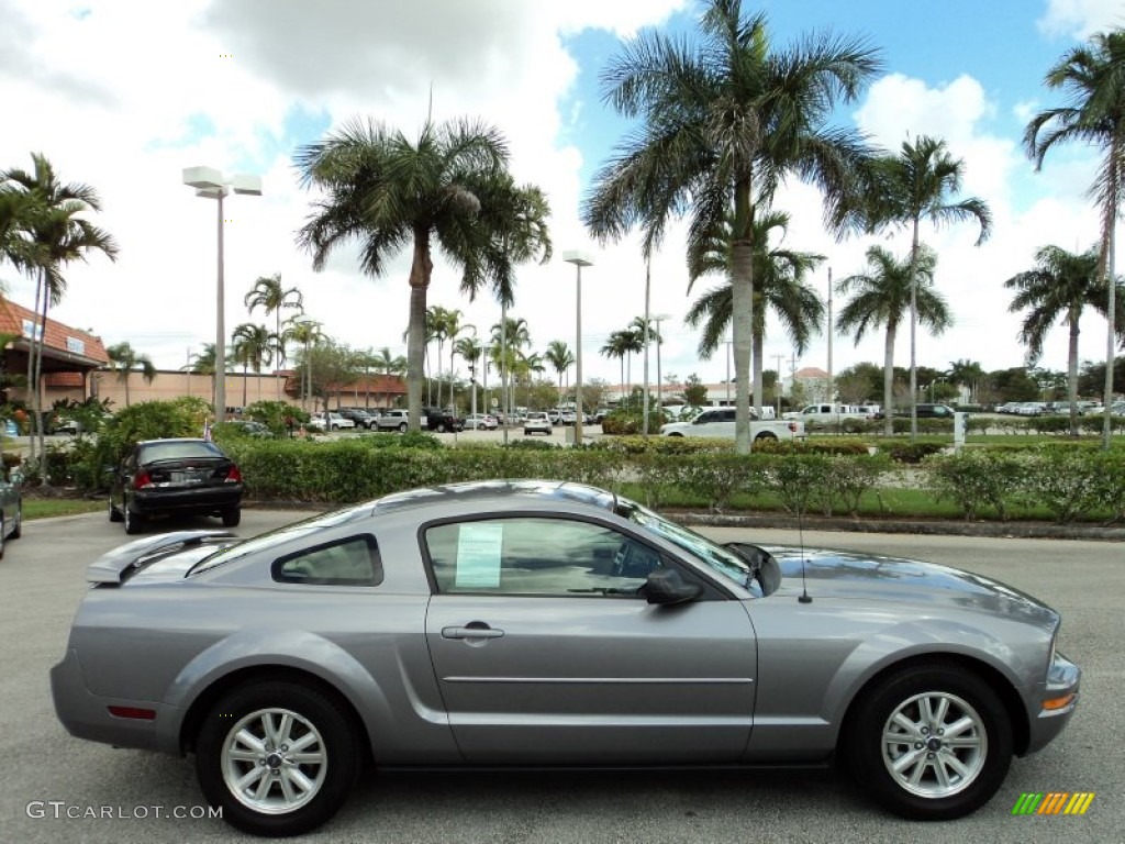 2006 Mustang V6 Premium Coupe - Tungsten Grey Metallic / Light Parchment photo #5