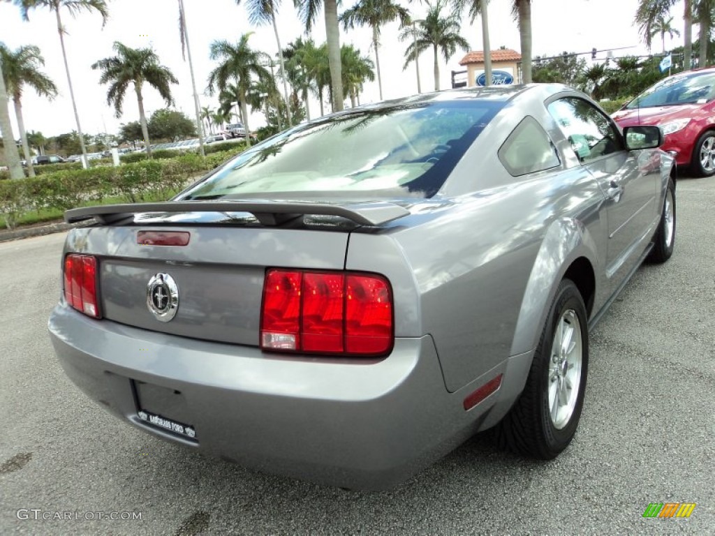 2006 Mustang V6 Premium Coupe - Tungsten Grey Metallic / Light Parchment photo #6
