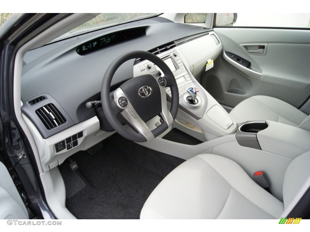 Misty Gray Interior 2014 Toyota Prius Two Hybrid Photo #89148135