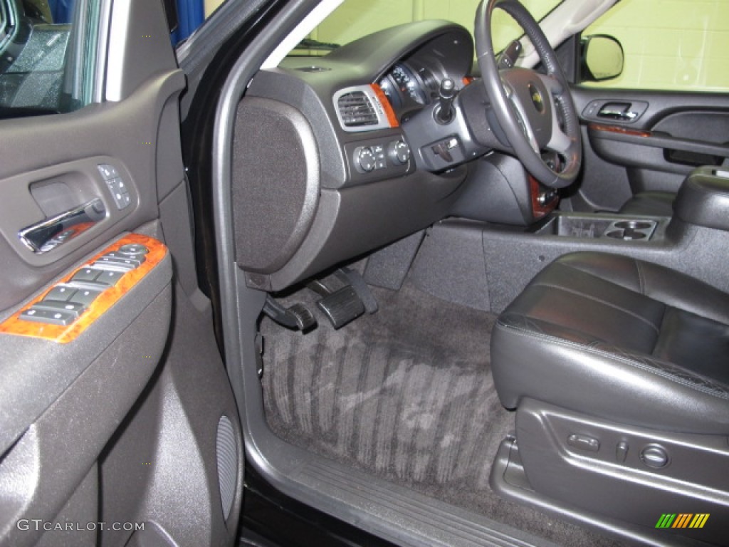 2012 Suburban LT 4x4 - Black / Ebony photo #15