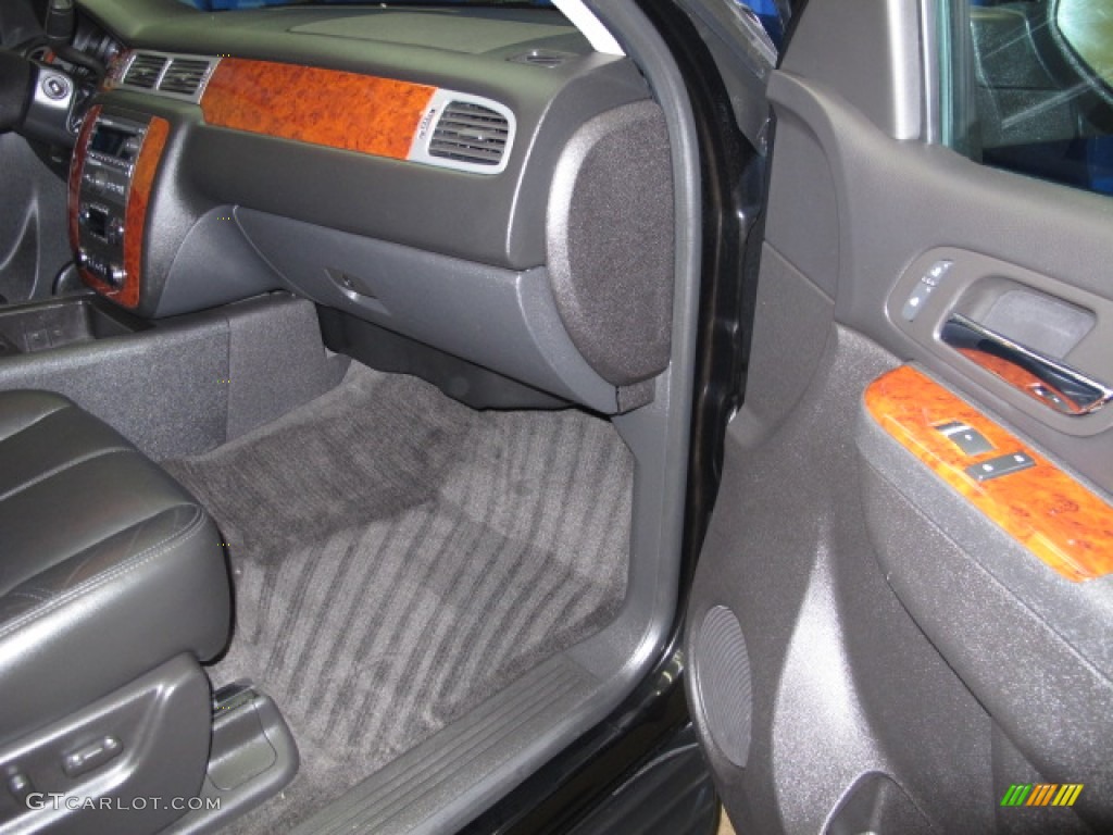 2012 Suburban LT 4x4 - Black / Ebony photo #22