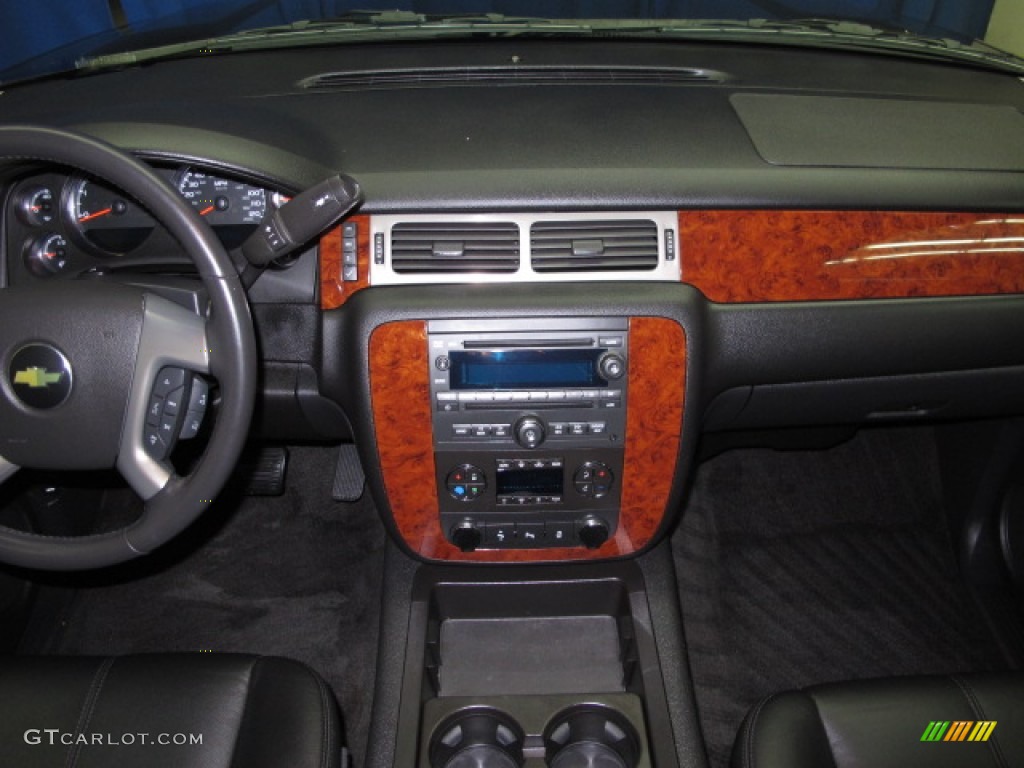 2012 Suburban LT 4x4 - Black / Ebony photo #25
