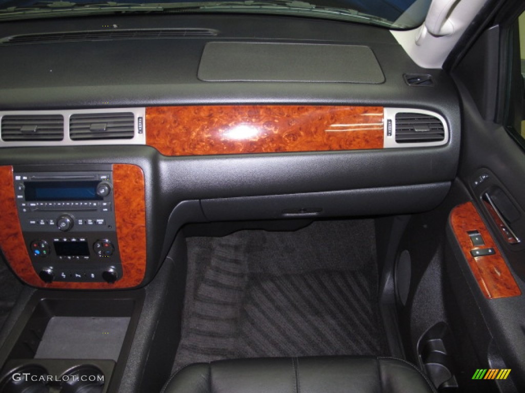 2012 Suburban LT 4x4 - Black / Ebony photo #26