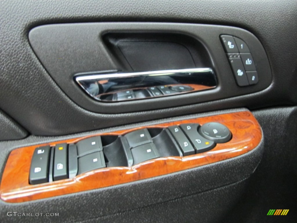 2012 Suburban LT 4x4 - Black / Ebony photo #34