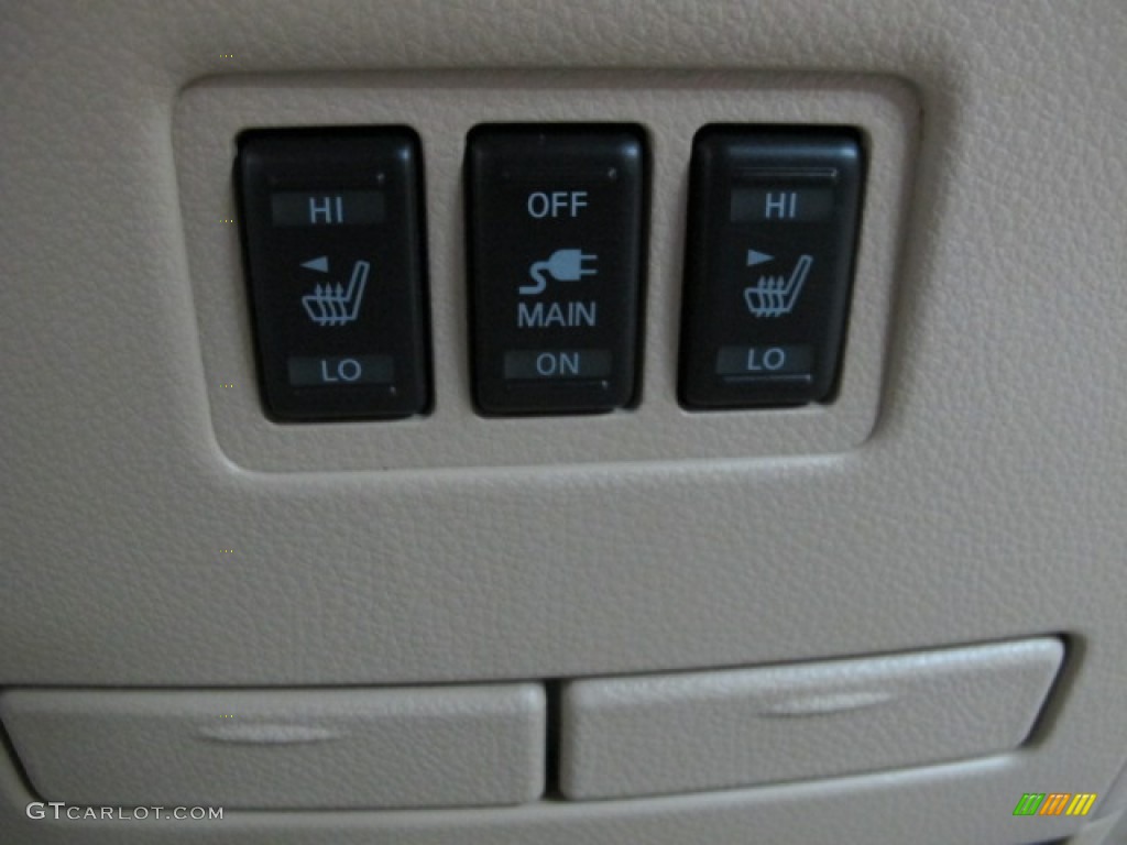 2011 Nissan Quest 3.5 LE Controls Photo #89150937