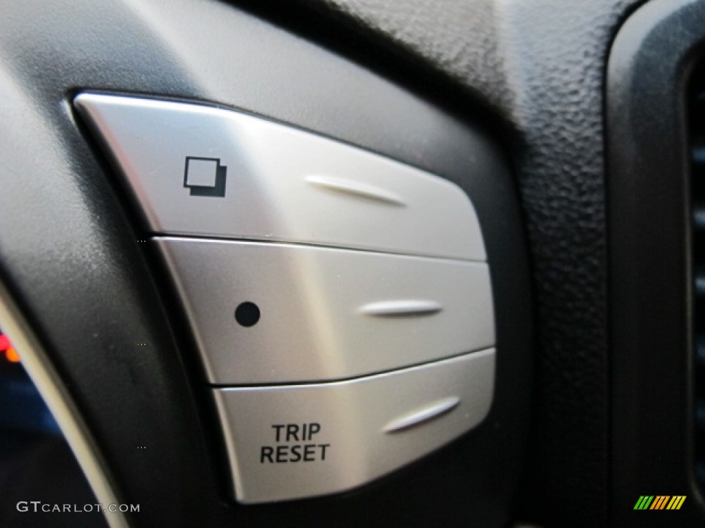 2011 Nissan Quest 3.5 LE Controls Photo #89151108