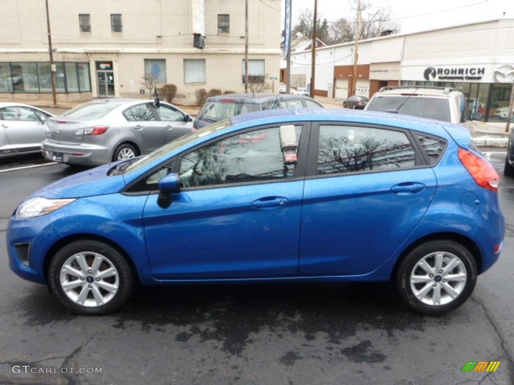 2011 Fiesta SE Hatchback - Blue Flame Metallic / Charcoal Black/Blue Cloth photo #2