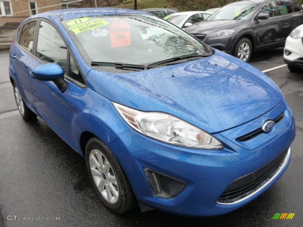 2011 Fiesta SE Hatchback - Blue Flame Metallic / Charcoal Black/Blue Cloth photo #3